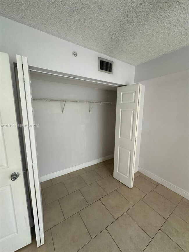 Building Photo - 5005 Wiles Rd