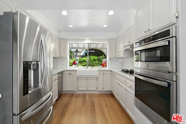 Building Photo - 5020 Dantes View Dr