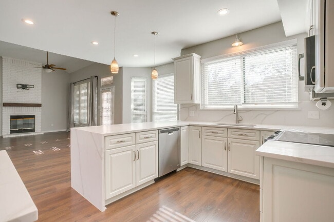 Building Photo - Beautifully Updated Home in Grapevine!