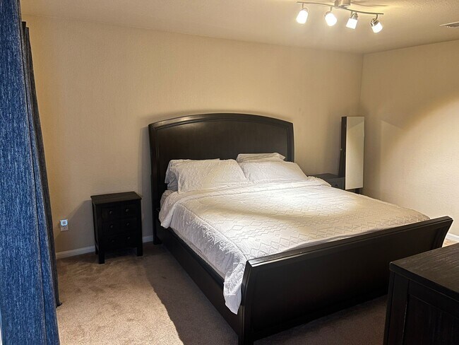 Building Photo - 9203 Adobe Sky Ct