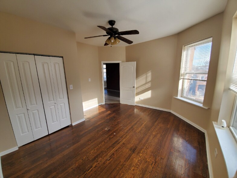 Building Photo - 7014 S Sangamon St
