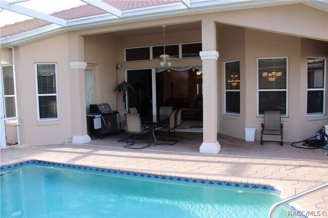 Building Photo - 1124 W Skyview Crossing Dr