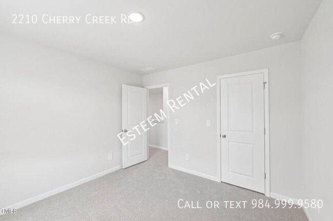 Building Photo - 2210 Cherry Crk Rd
