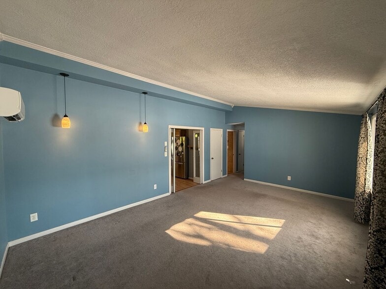 Building Photo - 7215 Shady Ln