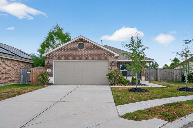 Building Photo - 15171 Willow Tree Ln