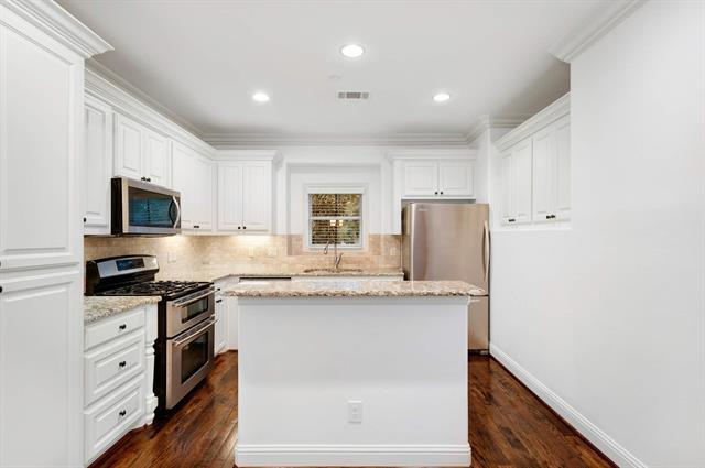 Building Photo - 4153 Hyer St