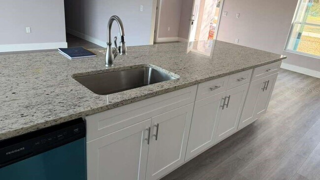 Building Photo - 6805 Heavitree Dr