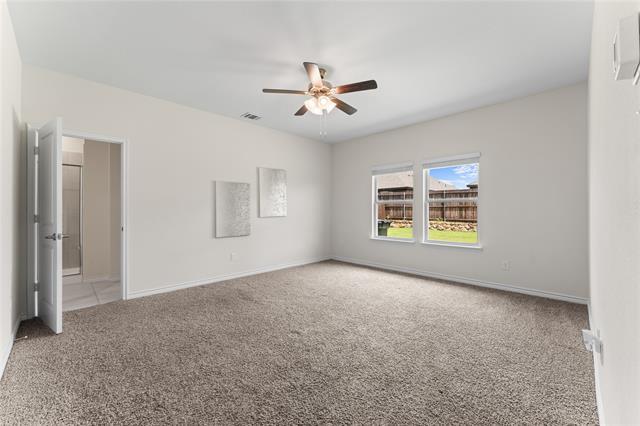 Building Photo - 706 Willow View Way
