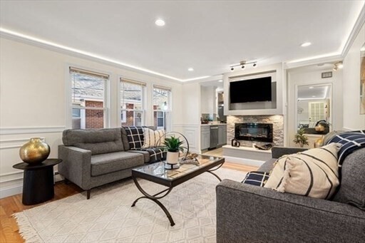 Primary Photo - 20 Colborne Rd