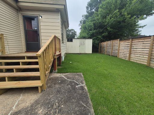 Building Photo - 1712 Pinewood Dr