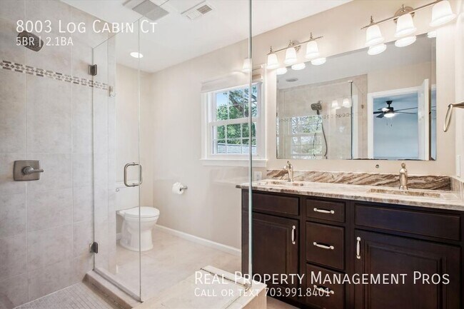 Building Photo - 8003 Log Cabin Ct