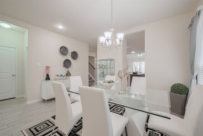 Building Photo - 5218 Windy Plantation Dr