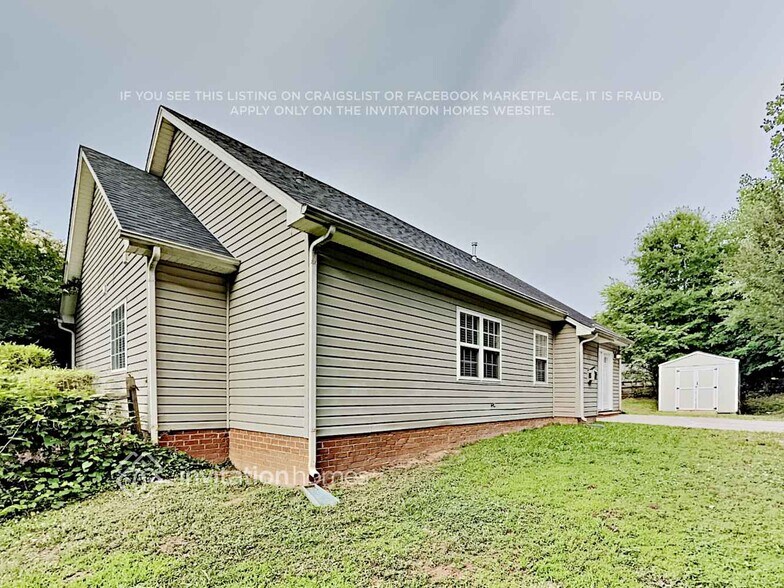 Building Photo - 311 Linsbury Ct