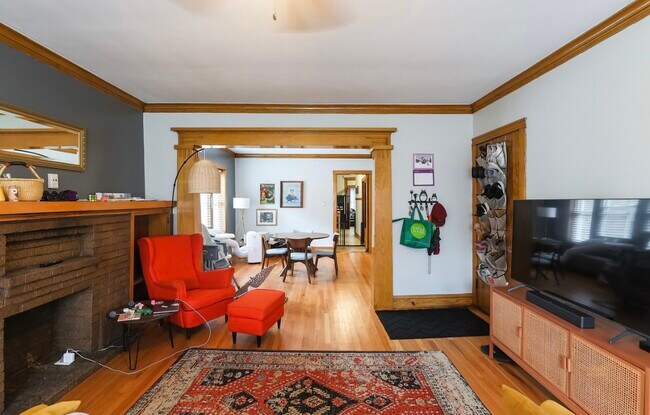 Primary Photo - 3414 N Ridgeway Ave