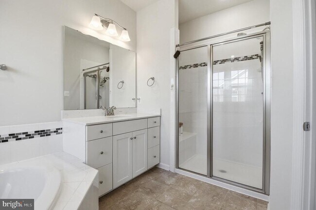 Building Photo - 13735 Air and Space Museum Pkwy