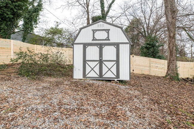 Building Photo - 1287 E Harper Ave