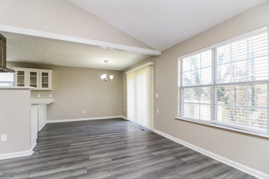Building Photo - 648 Ransom Village Way
