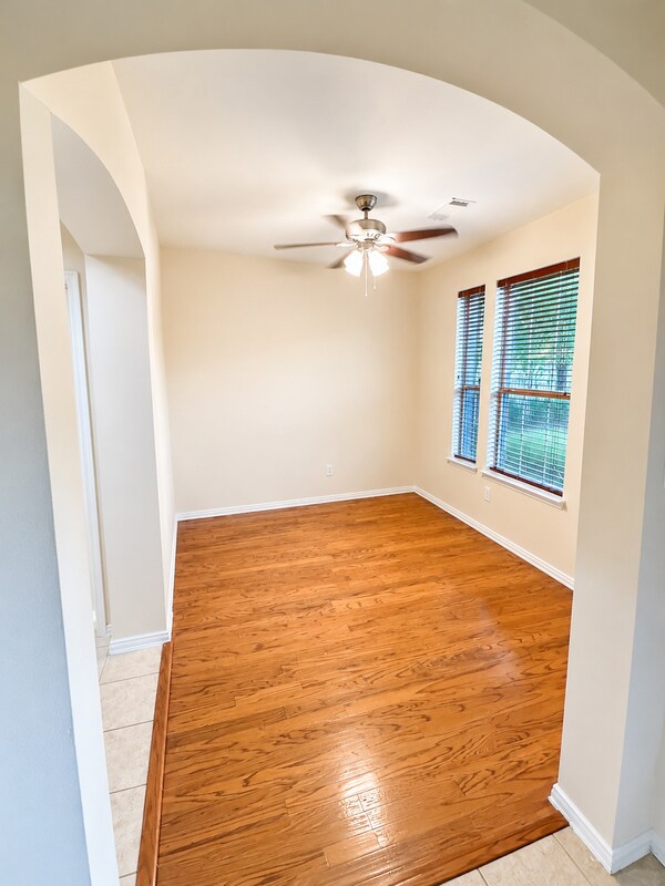 Building Photo - 5000 Crossvine Ln