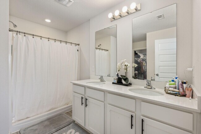 Building Photo - 4735 Airmen Dr