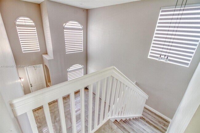 Building Photo - 3810 SW 51st St