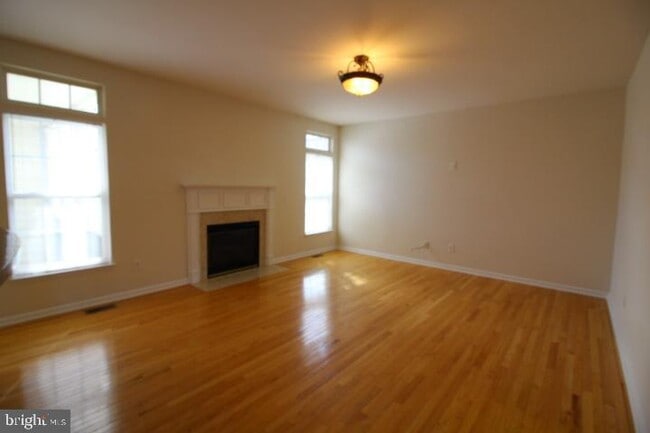Building Photo - 14201 Reidhall Pl