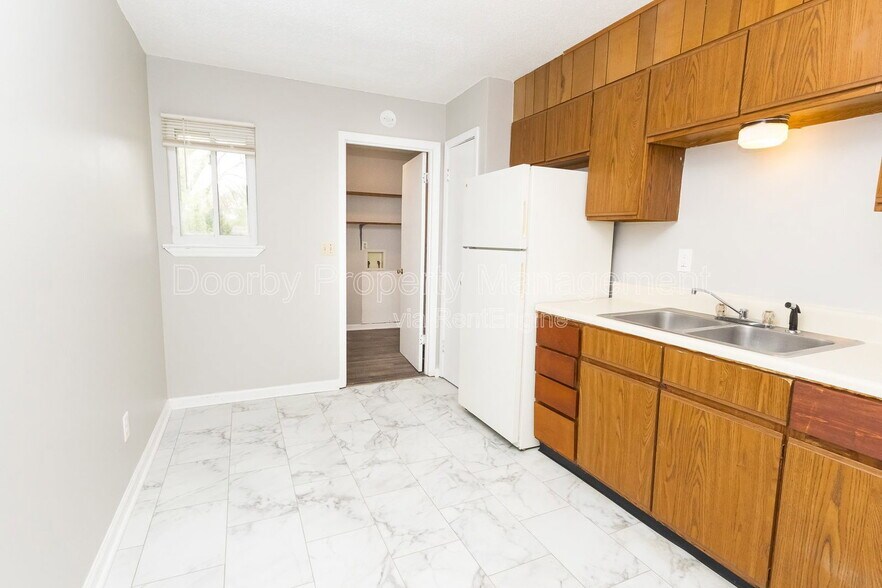 Building Photo - 124 Fawn Dr
