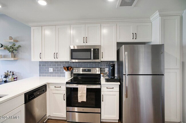 Building Photo - 475 N 9th St