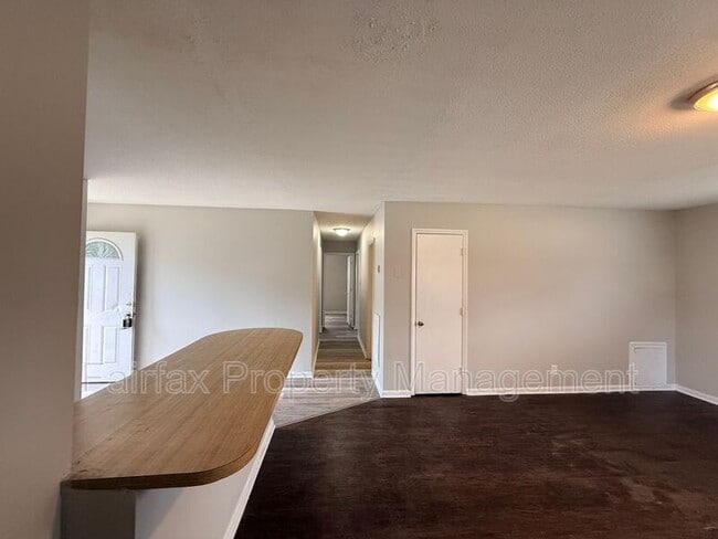 Building Photo - 3221 Dearborn Dr