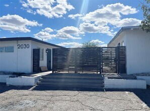 Building Photo - 2030 Sunrise Ave