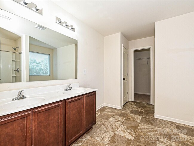 Building Photo - 104 Mulligan Dr
