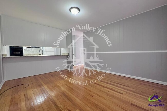 Building Photo - 305 Sparta St