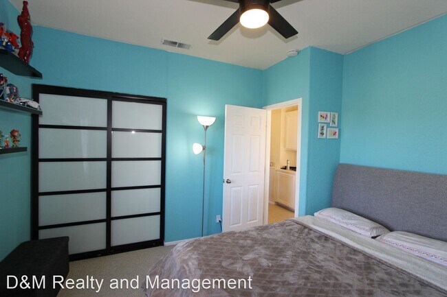 Building Photo - 3 br, 2.5 bath House - 11161 Caminito Arcada