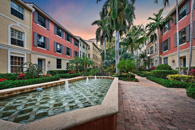 Building Photo - 560 S Sapodilla Ave