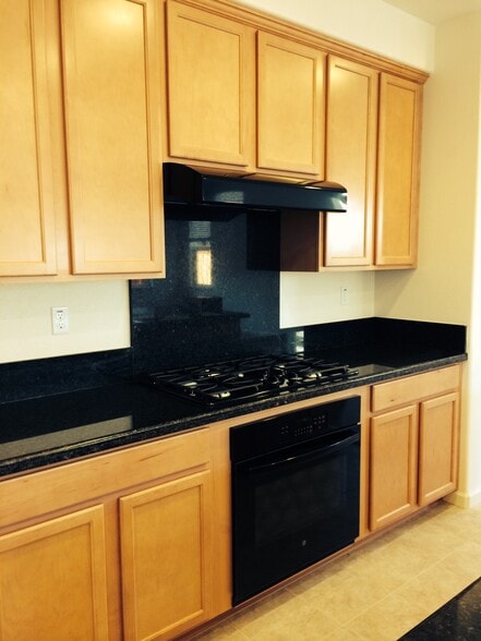Building Photo - 830 San Bernardo Ln