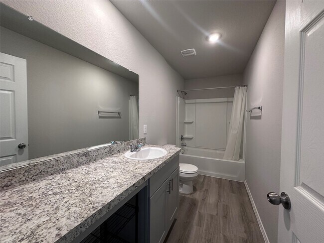 Building Photo - 270 Cumberland Forest Dr
