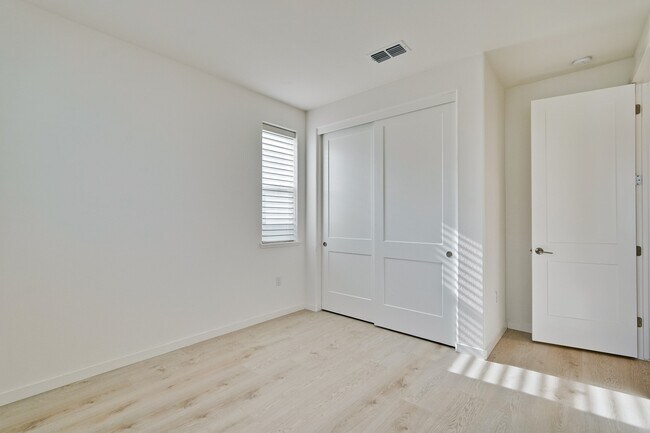 Building Photo - 2284 Solace Loop