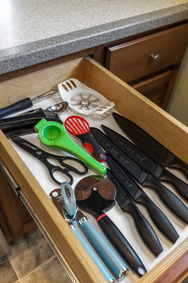 Building Photo - 302 E Wilson Ave