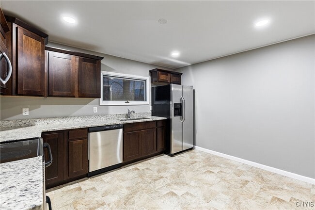 Building Photo - 4 1st St