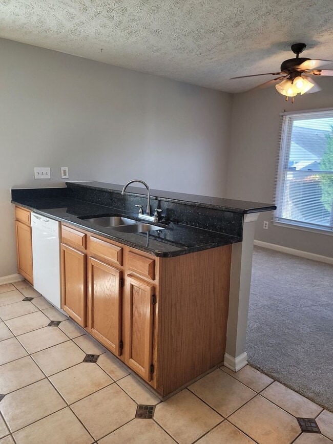 Building Photo - Newly Renovated 3 Bedroom, 2 Bath Ranch Home. Minutes from Shopping & Restaurants!