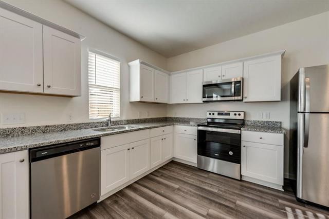 Building Photo - 1904 Washington St