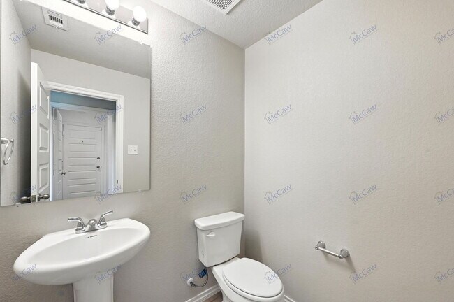 Building Photo - 6305 Port Ct