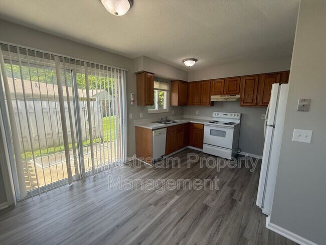 Building Photo - 4644 Waynedale Cir