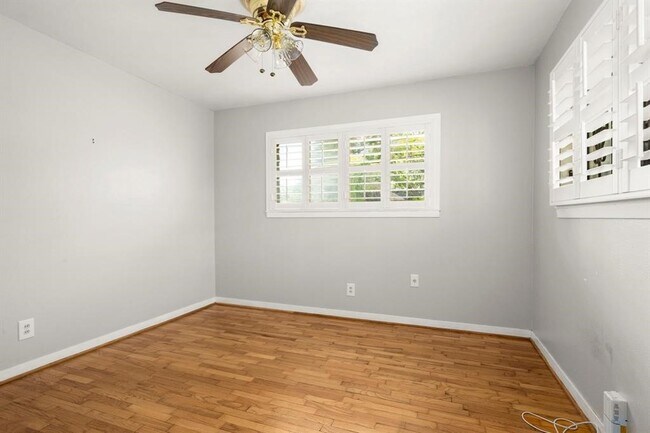 Building Photo - 1801 Oxford St