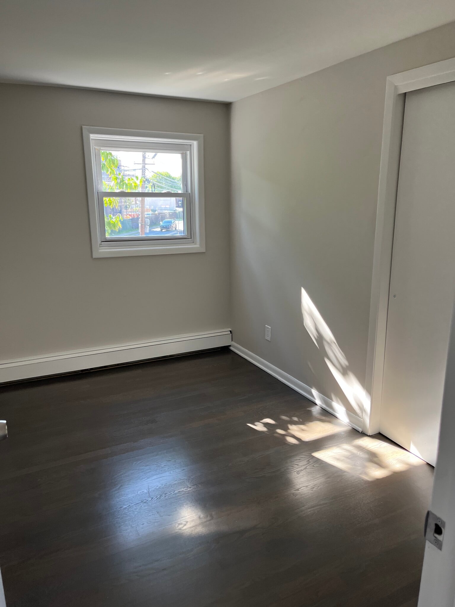 Building Photo - 386 Main St