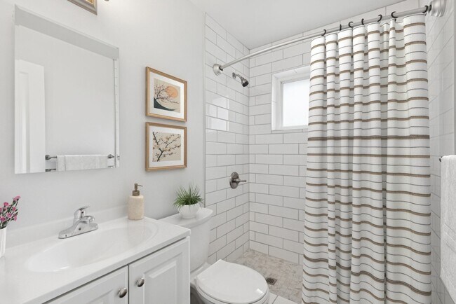 Building Photo - The Estates At Fernview