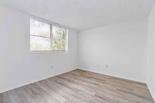 39-web-or-mls-1215 NW 103rd Ln_DSC7563 - Vista Shores