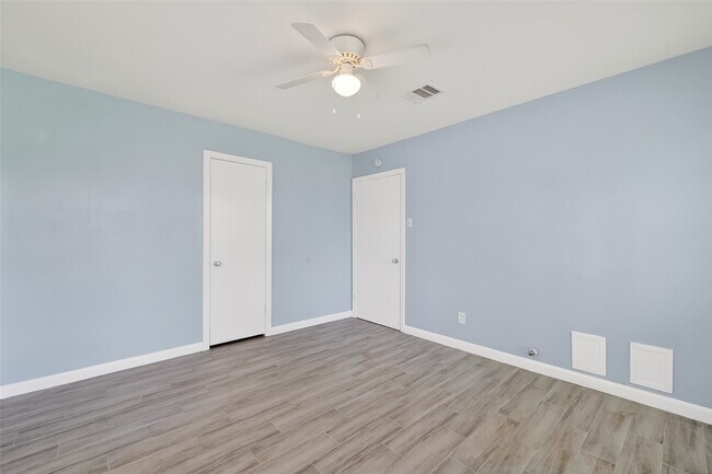 Building Photo - 3428 Bradford St