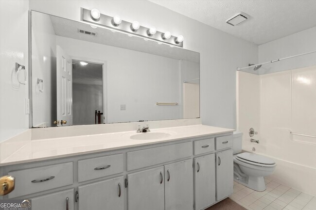 Building Photo - 115 Rockhurst Chase