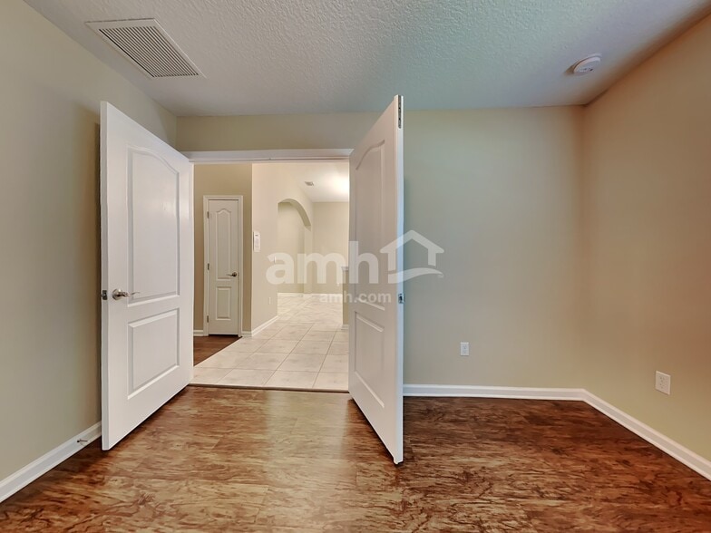 Building Photo - 86021 Aladdins Way