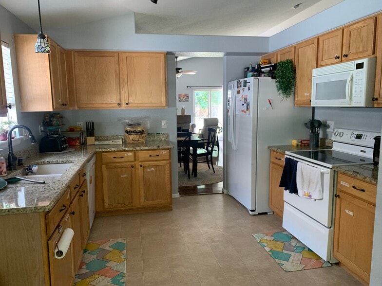 Building Photo - 11584 Oswego St